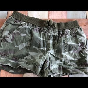 Crazy 8 Camo Short